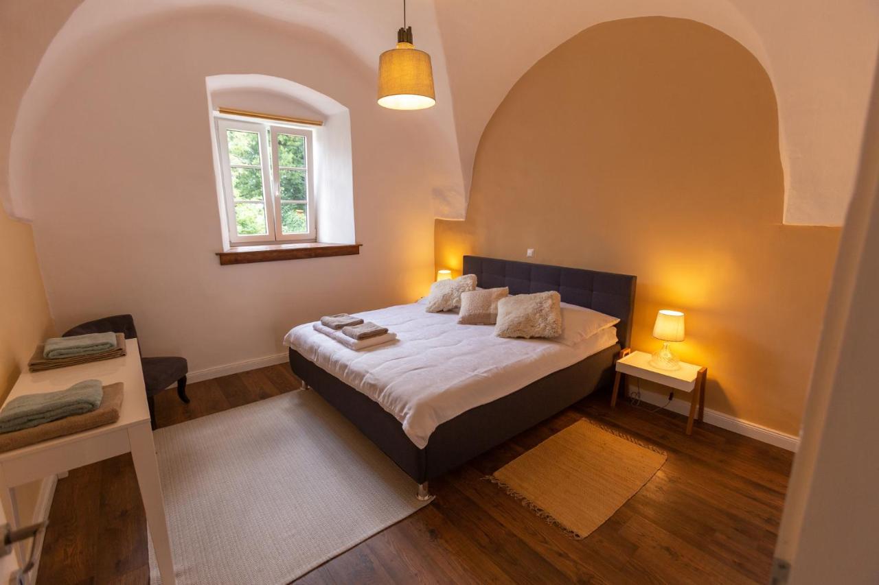 Gortschach  Pferdegut Schloss Treffen Apartments מראה חיצוני תמונה